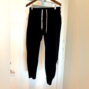 Vuori Meta Jogger, Black, men’s size large in great condition.